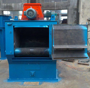 Q326 tracked shot blasting machine